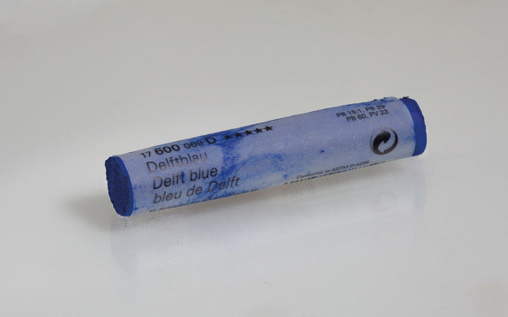600 B Delft Blue Schmincke Pastel