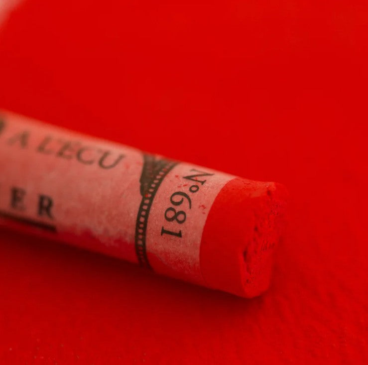 681 Helios Red Sennelier Extra Soft Pastel