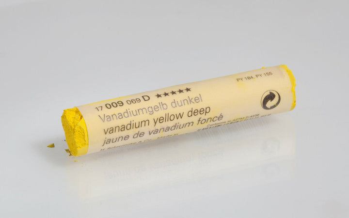 009 B Vanadium Yellow Deep Schmincke Pastel